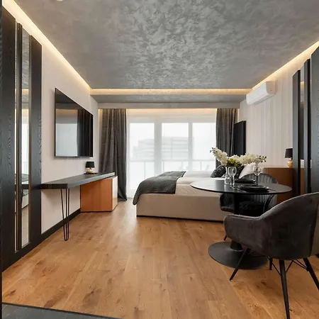 Elegant Close To River With Air Conditioning By Renters Prestige * Breslavia